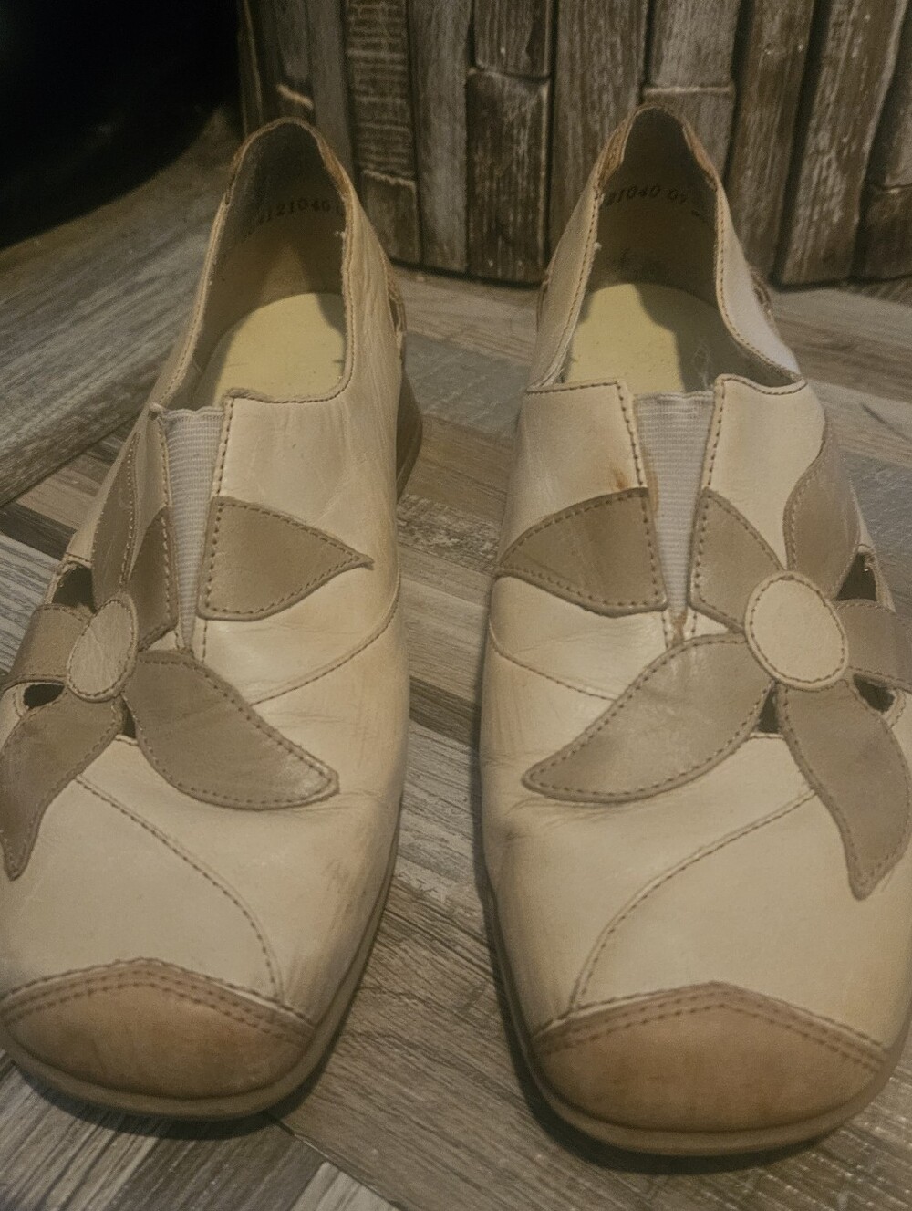 Remonte Floral cream and beige leather comfort slip-on shoes